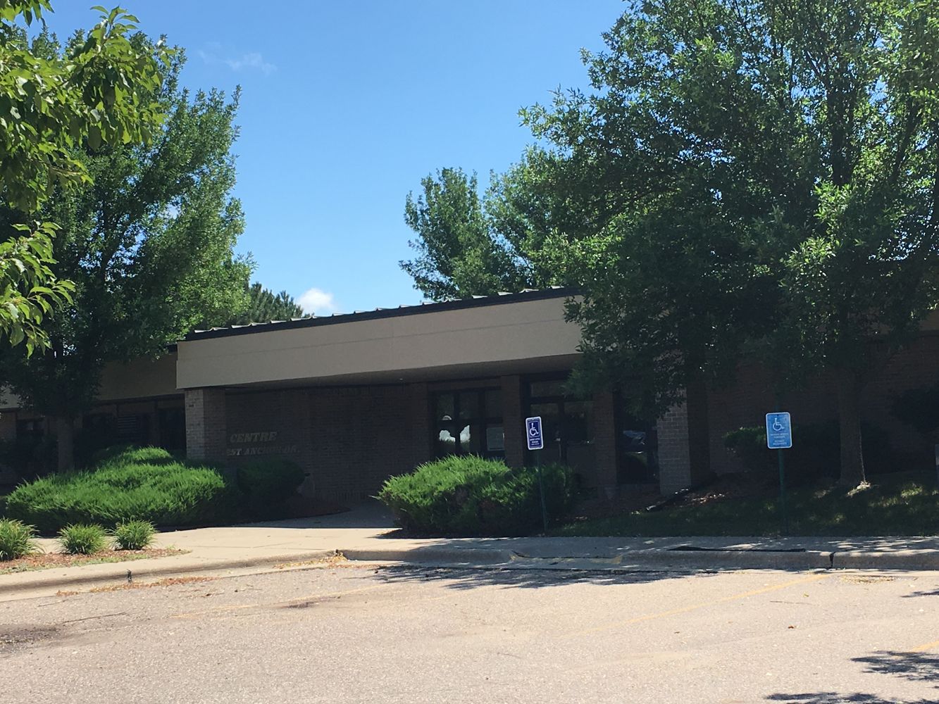 370 W Anchor Dr, North Sioux City, SD 57049